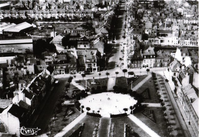 Place de la République en 1950